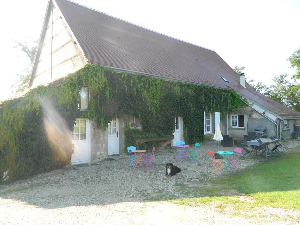 Meubles De Tourisme La Reserve Saint-Pierre-les-Bois Eksteriør billede